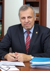 Директор Института катализа СО РАН, академик В.И. Бухтияров