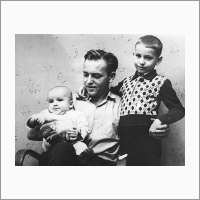 С сыновьями. 1964 год