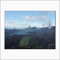 Вертолёт в лагере новосибирских геофизиков на Камчатке