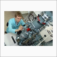 Комплекс сверхвысоковакуумной отражательной электронной микроскопии в ИФП СО РАН