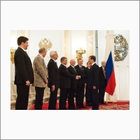 Д.А.Медведев вручает Госпремию РФ за 2009 год академику РАН В.Н.Пармону 2010