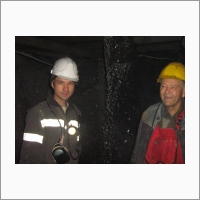 М.н.с. Филенко Р.А., г.н.с., д.г-м.н. Юргенсон Г.А. Отбор проб на третьем горизонте шахты Новоширокинского золото-полиметаллического месторождения (Забайкалье).