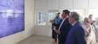 Директор ЛИН СО РАН Андрей Федотов рассказывает о цифровом мониторинге Байкала президенту РАН Геннадию Красникову  