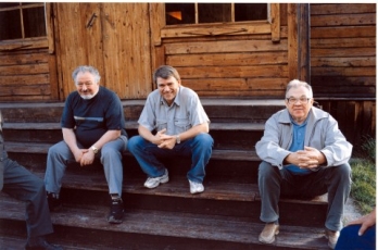 Academicians Alexey Kontorovich, Valentin Parmon and Nikolai Dobretsov on archaeological base camp "Denisova cave" in the Altai, 2004 Photo: V. V. Vlasov.