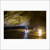 М.н.с. Орлов А.О., с.н.с., к.ф-м.н. Гурулев А.А. Измерения радиотеплового излучения свода пещеры Хээтэй (Забайкалье). Общий вид пещеры.