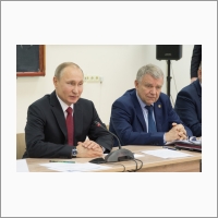 Vladimir Putin and Valentin Parmon at a meeting with scientists at INP SB RAS 08.02.2018. Photo Yu Pozdnyakova.