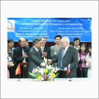 Укрепление международных научных связей - Вьетнам