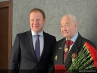 Губернатор Алтайского края Виктор Томенко и академик РАН Геннадий Сакович