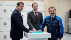 Денис Мантуров с врио губернатора региона Виталием Хоценко  на заводе “Омский каучук”