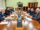 Губернатор Виталий Хоценко и академик Валентин Пармон обсудили развитие научного сотрудничества в Омской области