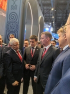 Дмитрий Патрушев осмотрел стенд «Большая Сибирь» 