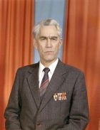 Владимир Парфеньевич Самсонов, кандидата физико-математических наук, организатора исследований полярных сияний на территории Якутии, участника Великой Отечественной войны
